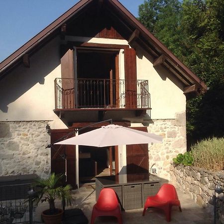 Chambres D'Hotes Des Lodges De La Cascade Yenne Exteriör bild
